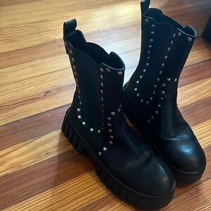 Chunky Platform studded boot